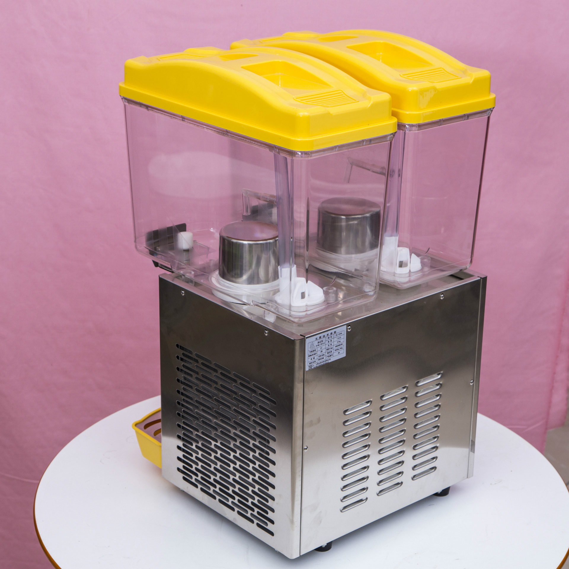 Commercial juicer PL-234TM double-cylinder cold and hot dual-purpose cold and hot drink juicer Application Scenario