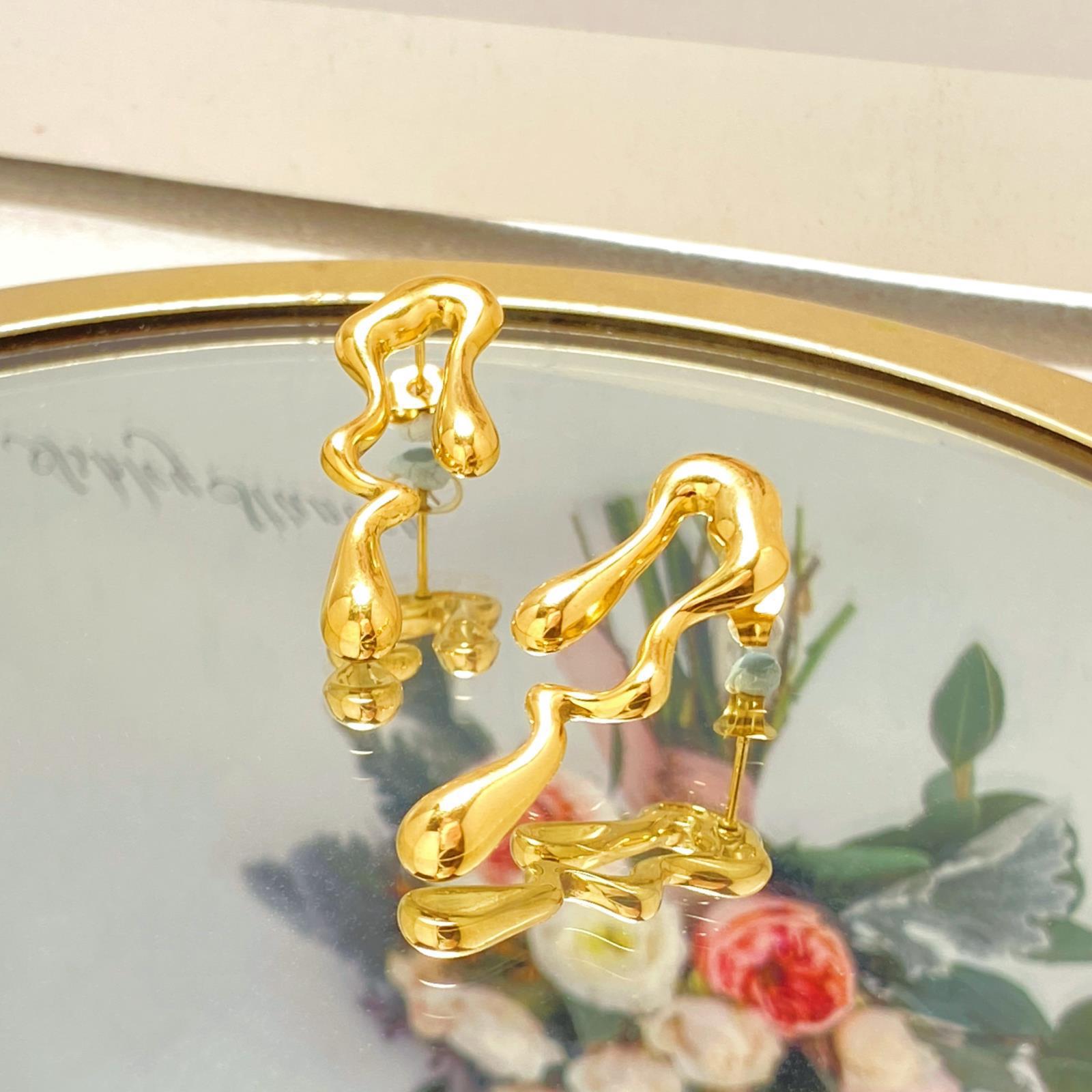 创意钛钢线形耳钉个性设计特殊图案高级感跨境流行不锈钢精致耳饰产品图