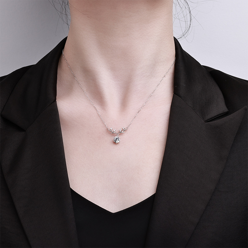 New Yilu You Ni collarbone Chain s925 sterling silver necklace Moissanite one-carat imitation diamond Qixi Festival Valentine's Day