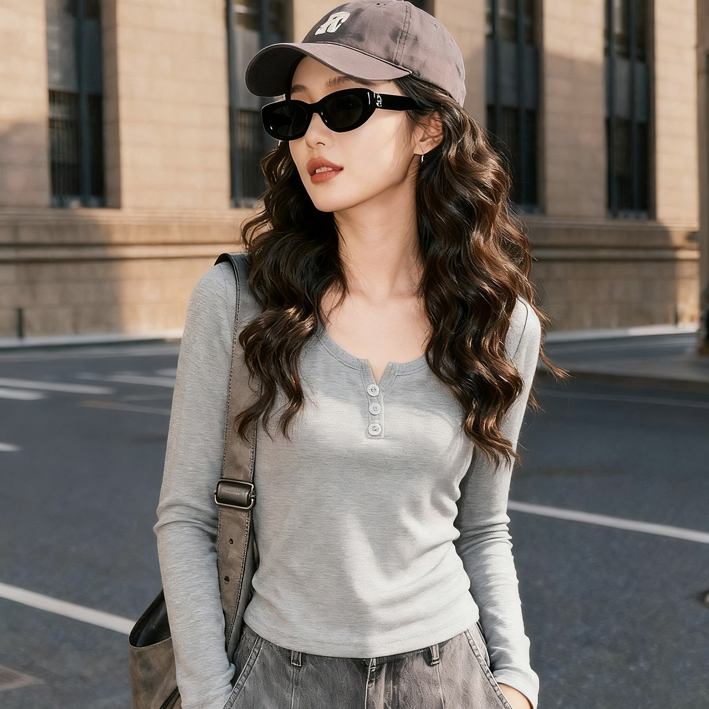 Factory wholesale semi-open round-neck T-shirt for women 2026 new Spring and autumn style slimming top long-sleeved versatile base layer