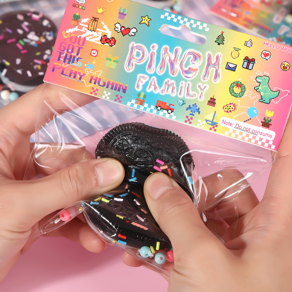 Xiaohongshu's same style of textured sandwich cookies, Kneading Fun simulation TPR stress-relieving food play creative cookies, stress-relieving little fun Specification image