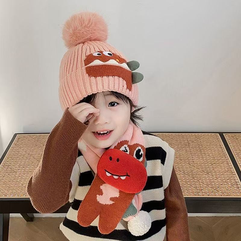 Children's hats, scarves, dinosaur sets, baby autumn and winter, baby boys, woolen knitted ear protectors, winter Korean version Specification image