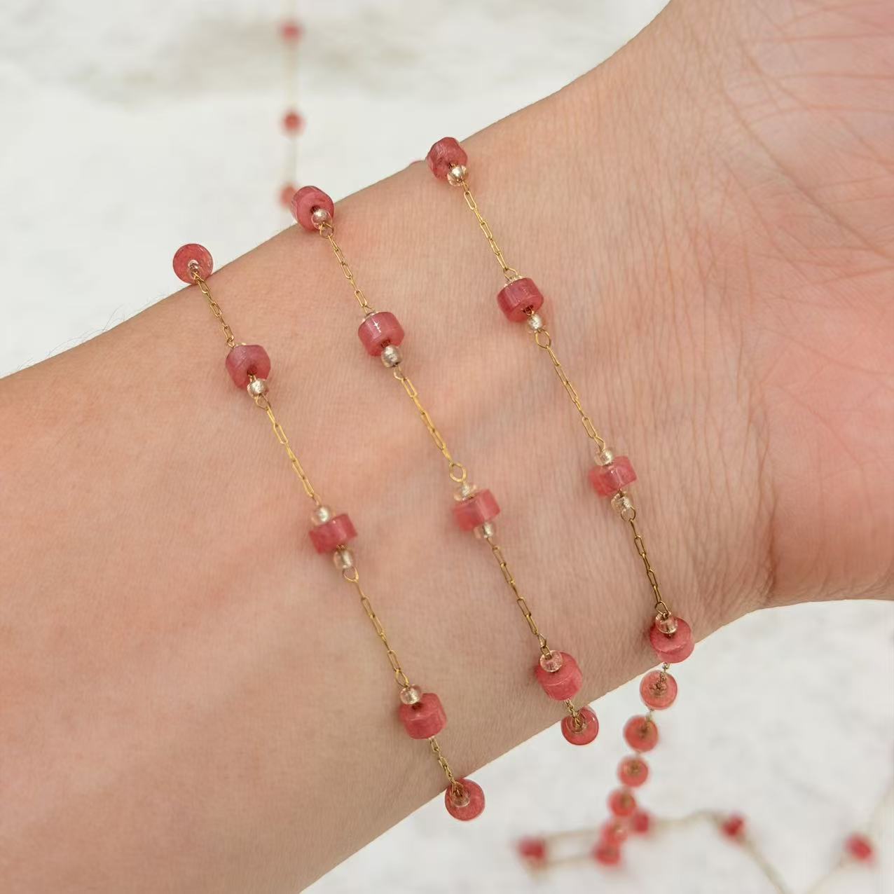 Cross-border partition 5-hole beaded chain, diy jewelry accessories, necklaces, bracelets, ancient-style hair accessories, wholesale of handcrafted materials Application Scenario