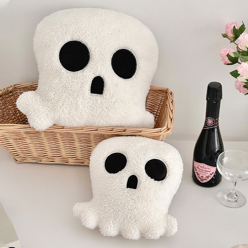 新款骷髅头抱枕万圣节派对装饰靠垫美式家用布艺沙发靠枕玩偶