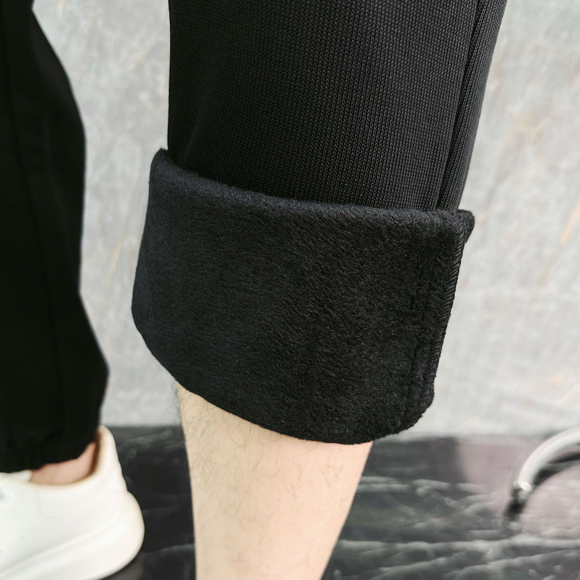 The 2025 new winter men's trousers of the cotton trendy brand are versatile, loose and casual, warm and durable Application Scenario