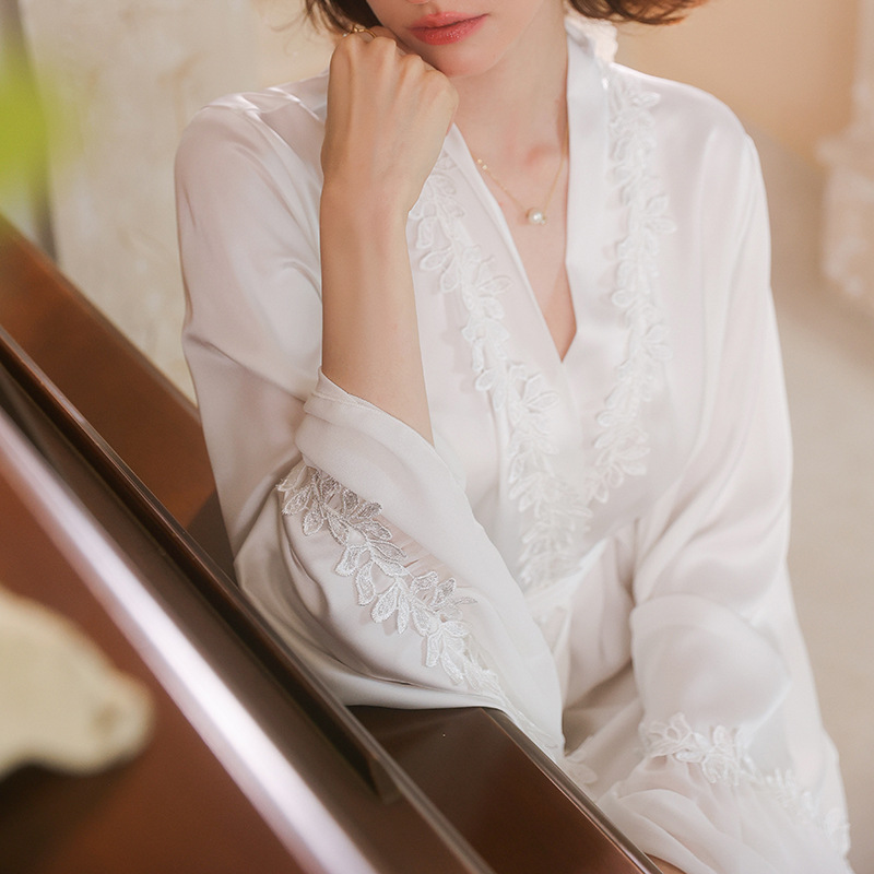 Satin water-soluble floral decorated light luxury women's bathrobe for spring and summer, French elegant style, black and white home wear, 960 Application Scenario