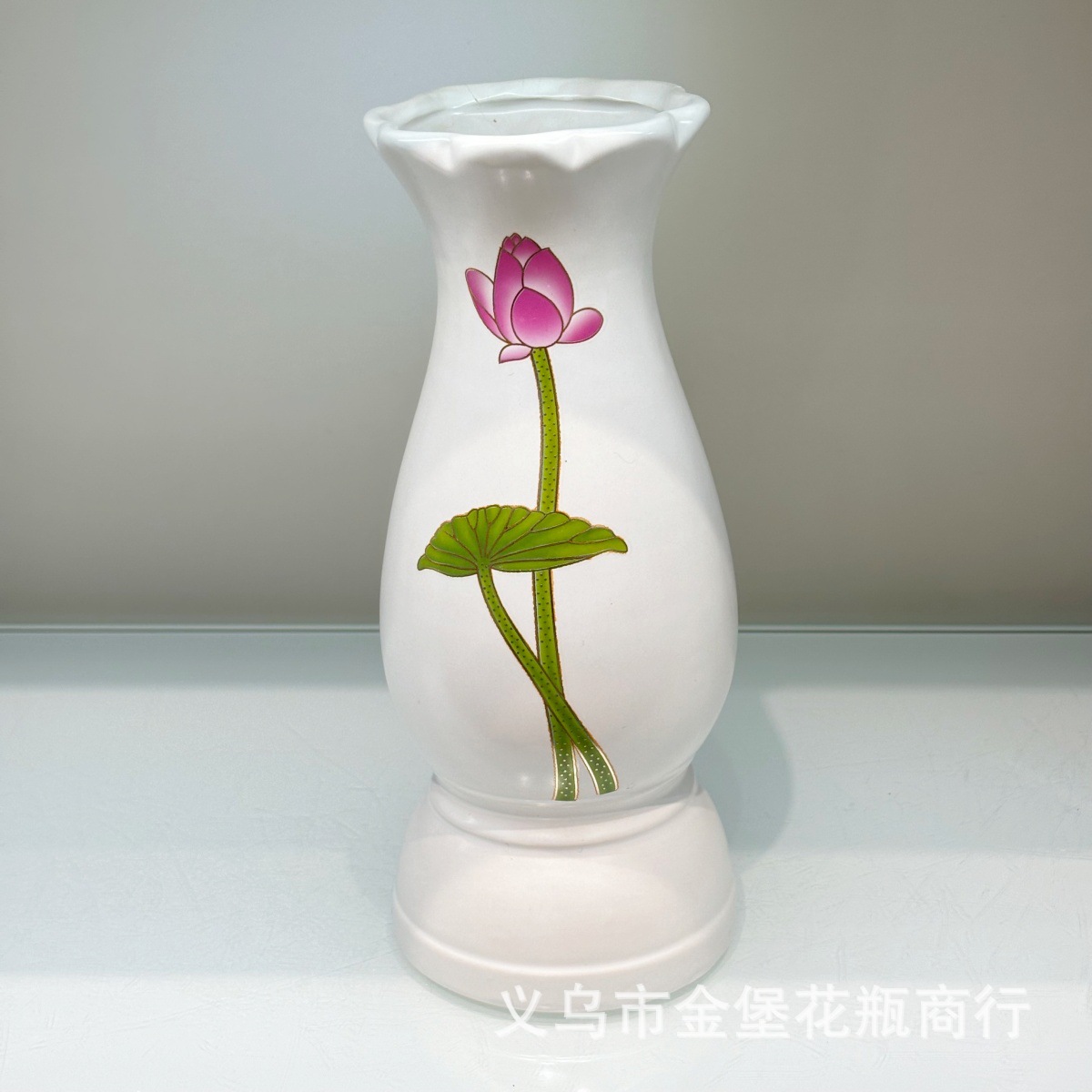 新中式手绘荷花陶瓷花瓶一对 佛堂供奉插花净瓶家居禅意装饰摆件 details Picture