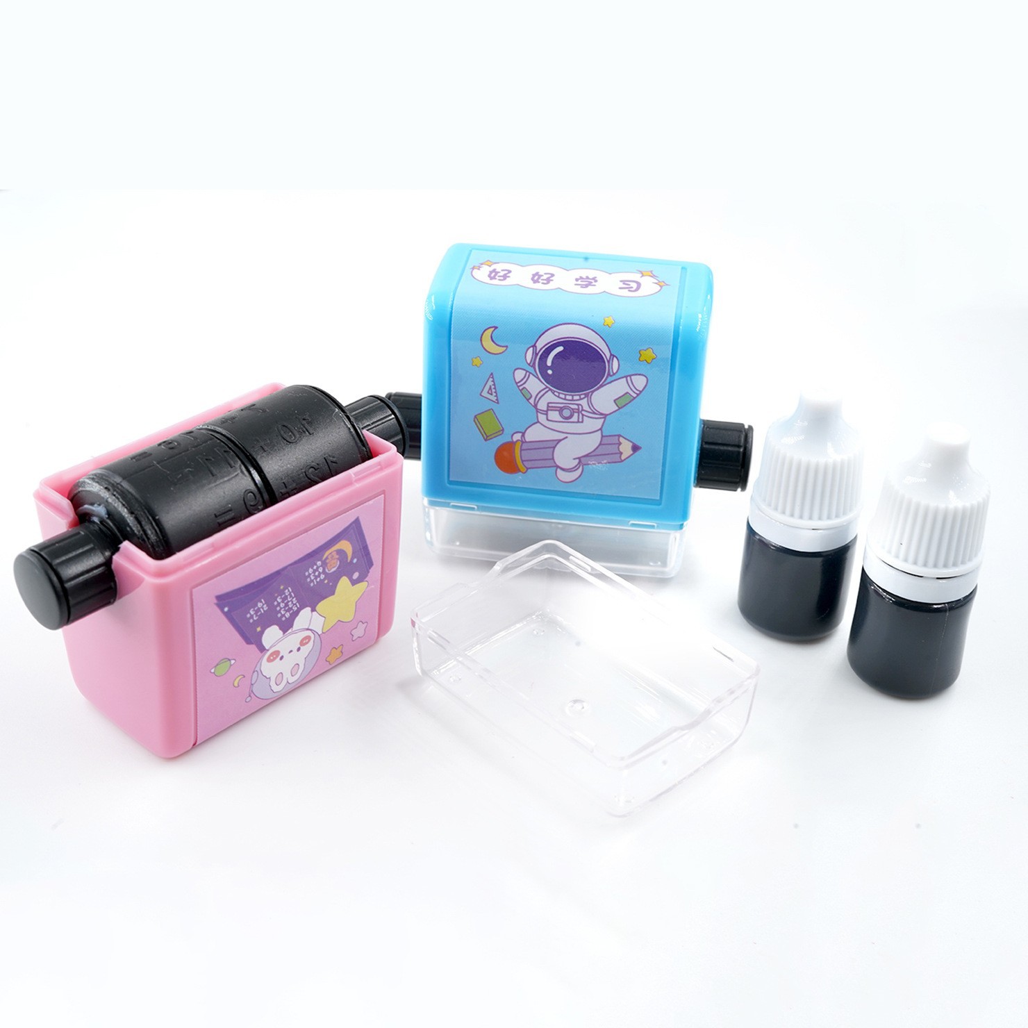 Portable mental arithmetic questions for children's math, addition, subtraction, multiplication and division, roller stamps, 100 addition and subtraction learning tools, and intelligence Item Picture