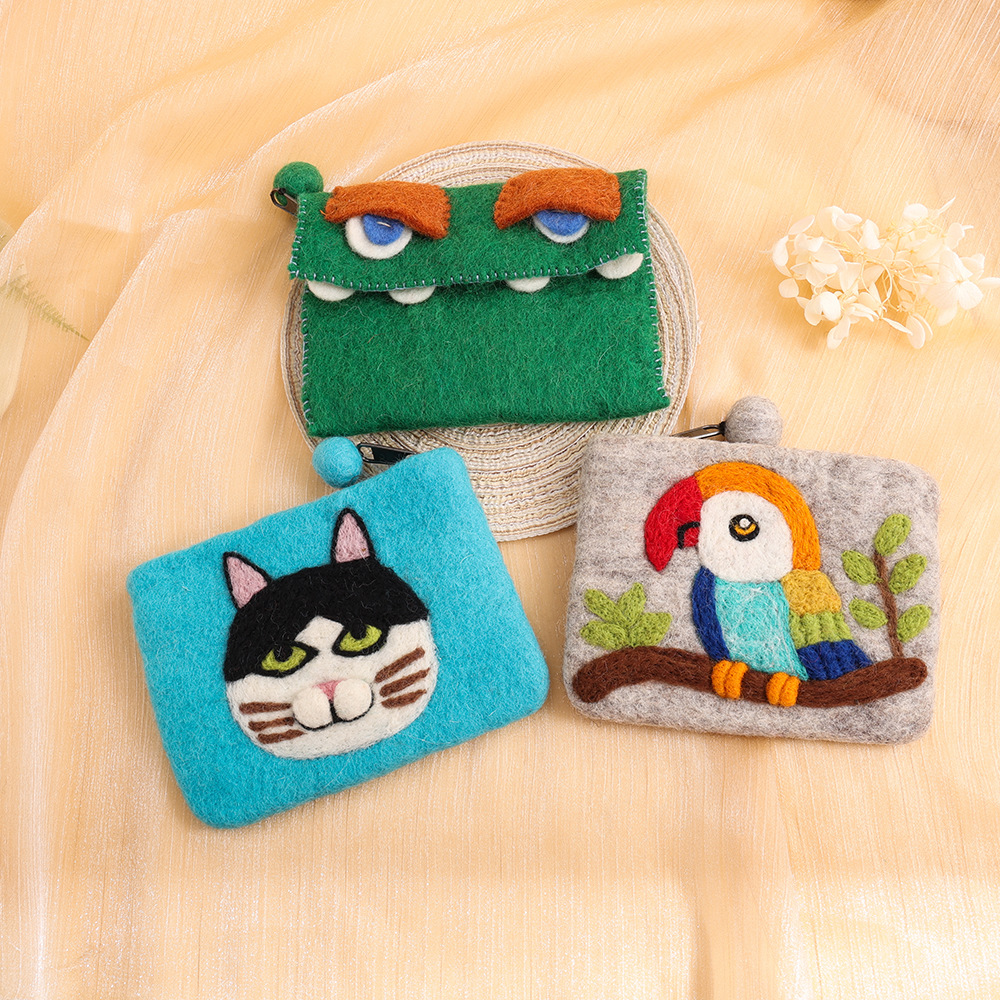 尼泊尔羊毛毡软萌零钱包ins风公交卡包可爱卡通手拿包批发