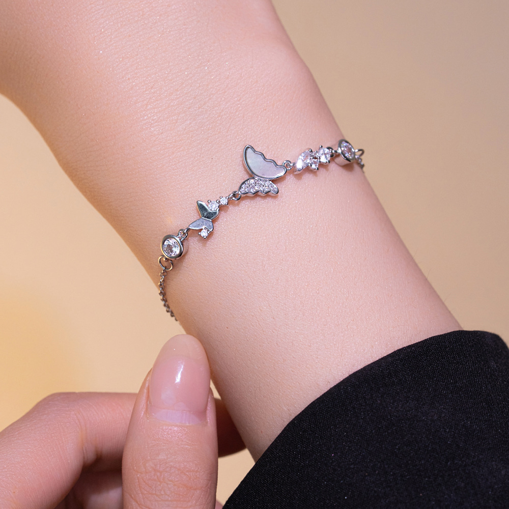 跨境欧美时尚气质真金电镀高级感贝壳蝴蝶镶锆石手链小众设计精致锆石手链手链细节图