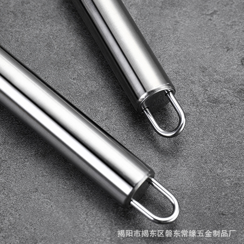 Factory direct sales of household stainless steel manual noodle cutter, flour mixer, kitchen small tool, stainless steel, manual and labor-saving Application Scenario