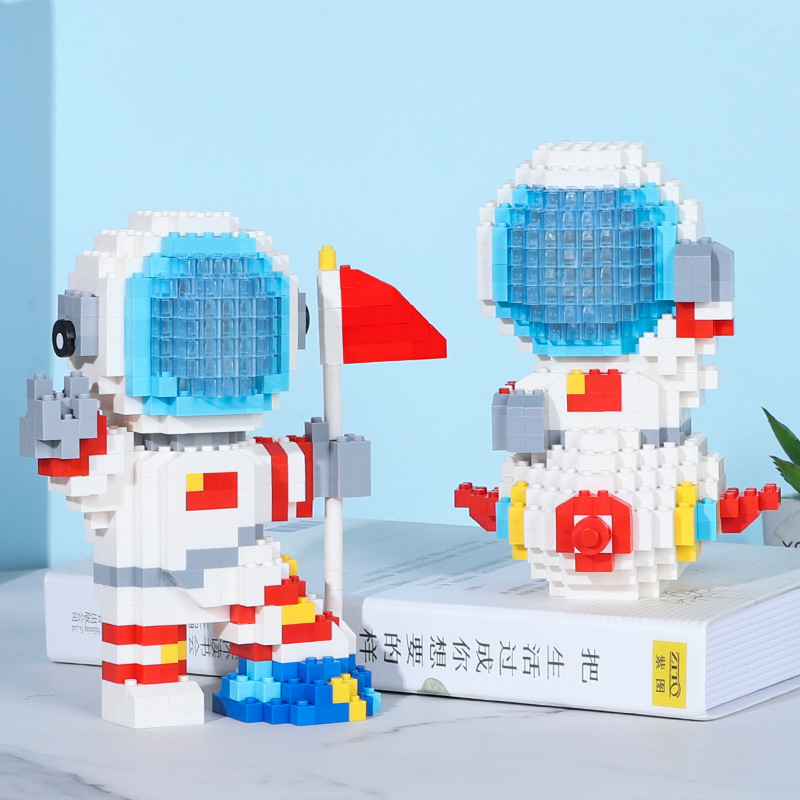 Bruco building Blocks Astronaut Model Small building blocks Transformers Star Zone LEGO 180g details Picture