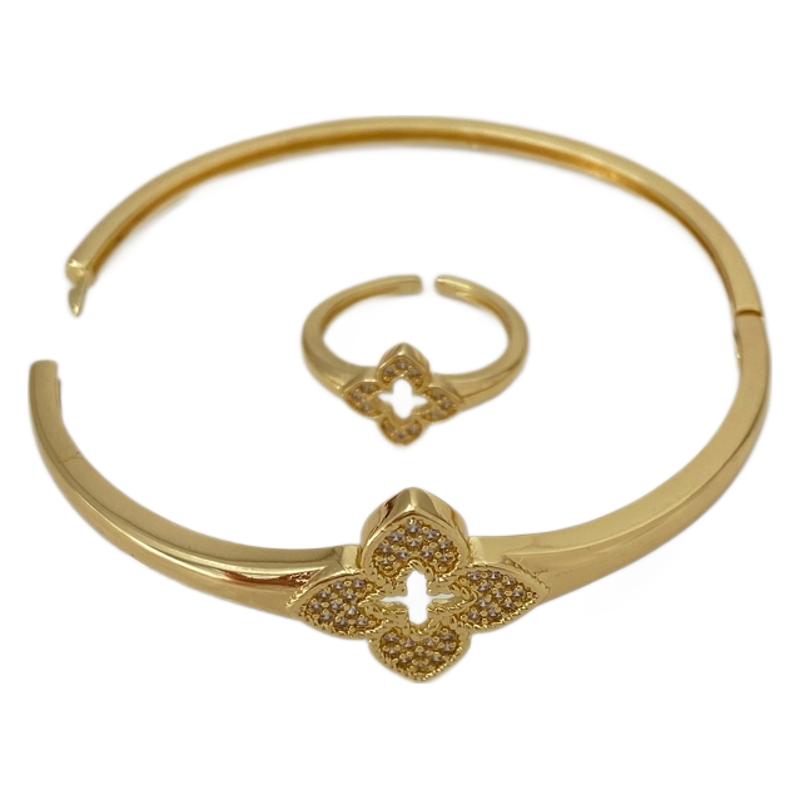 This retro C-shaped bracelet with an INS style from Europe and America is simple and versatile. It is a copper-plated real gold bracelet with an adjustable opening Item Picture