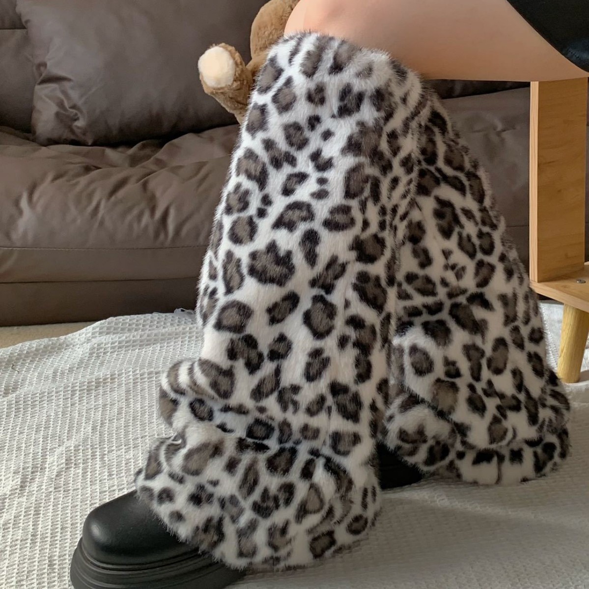 秋冬保暖加厚袜套阔腿豹纹靴套ins咖棕色毛毛绒JK腿套毛茸辣妹女