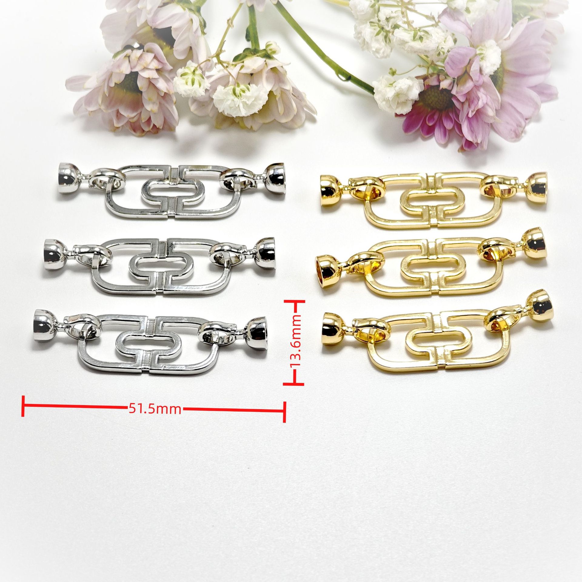 Pearl necklace buckle, double circle geometric buckle, hand-finished connecting buckle, mother-and-child buckle, sweater chain buckle, diy jewelry accessories Application Scenario