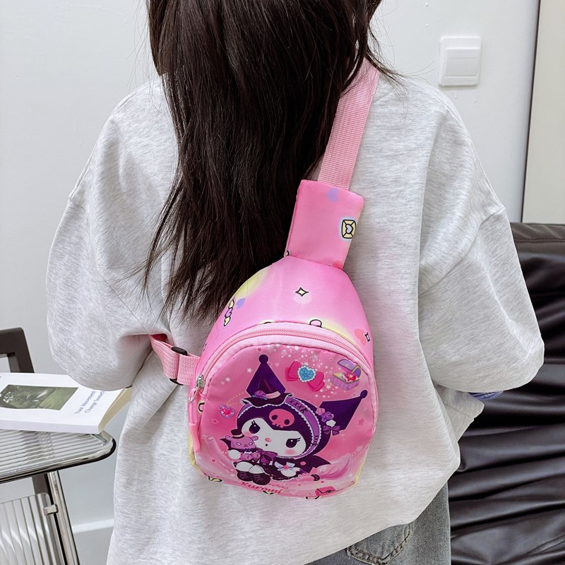 2025 New children's bag ins Korean version spring and summer cartoon boys' and girls' light and fashionable crossbody bag for going out Application Scenario
