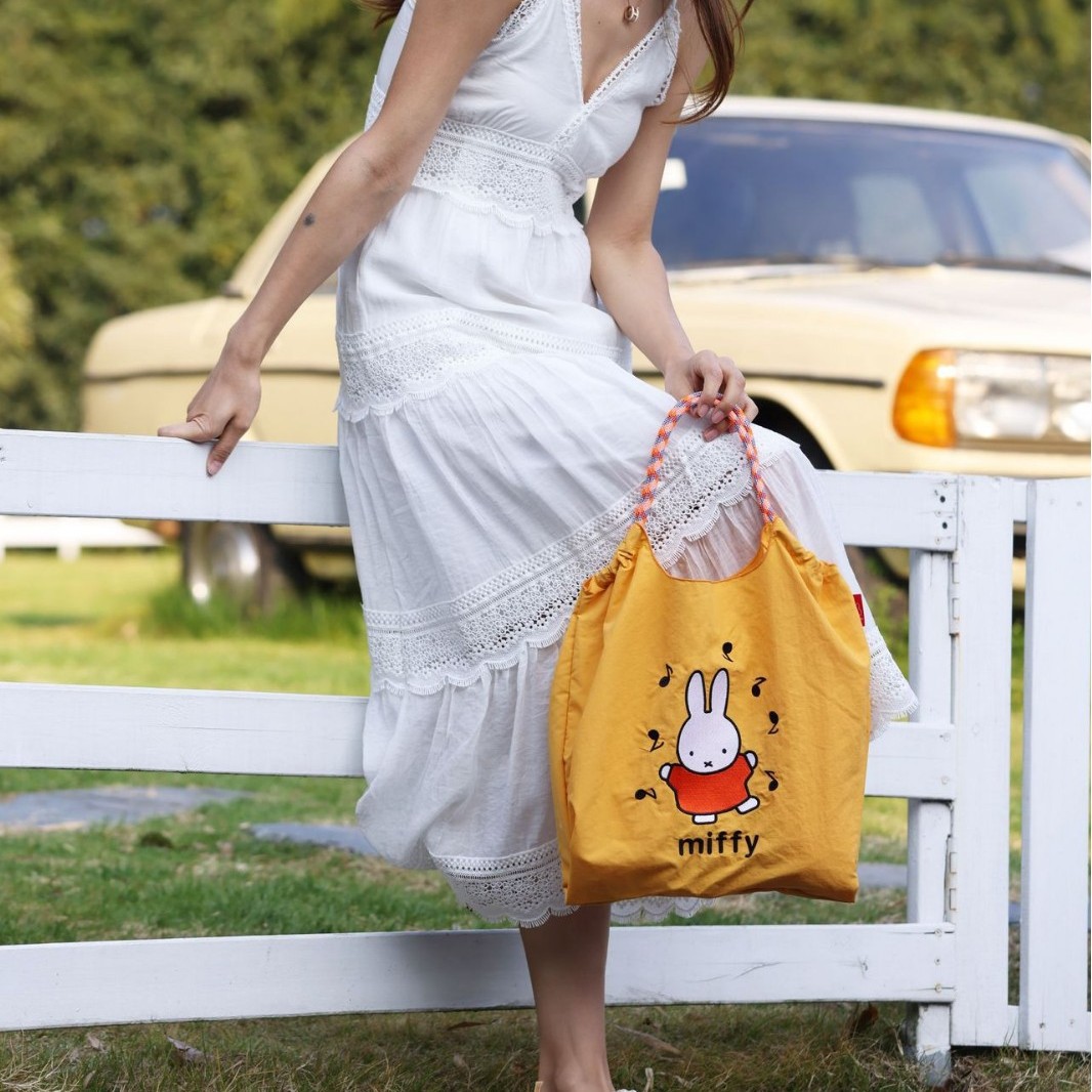 【 Official Authorization 】 Miffy embroidered Canvas Bag, Cute cartoon handbag for girls, versatile student handbag, single-shoulder crossbody bag details Picture