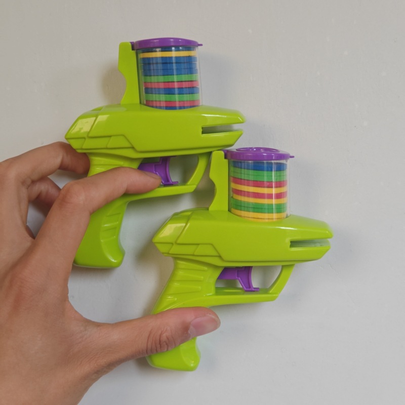Creative flying saucer, Internet celebrity, fire gun, stress-relieving mini toy model, soft projectile, shot at the school gate, street stall launcher Application Scenario