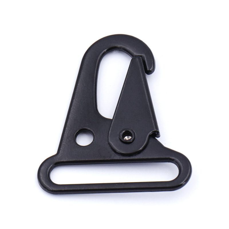Zinc alloy eagle-beak buckle, knife buckle, webbing, silver keychain, electrophoretic black mountaineering and outdoor hook buckle, metal dog buckle Application Scenario