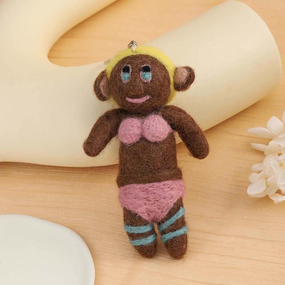 Handmade Nepalese wool felt pendants, three-dimensional plush pendants, car keychain pendants, hanging decorations manufacturer wholesale Application Scenario