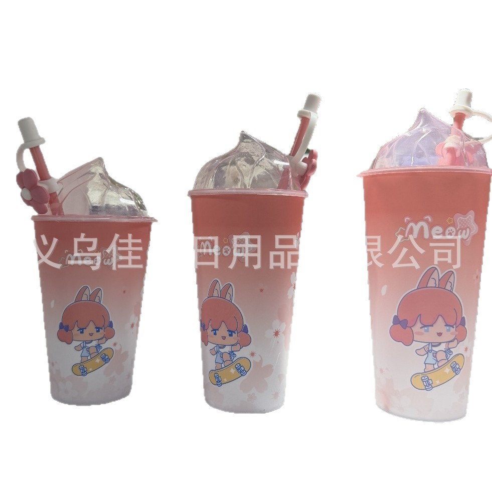 新款哑光渐变犬系少女吸管杯学生高颜值可爱童趣饮料果汁杯防尘帽白底实物图