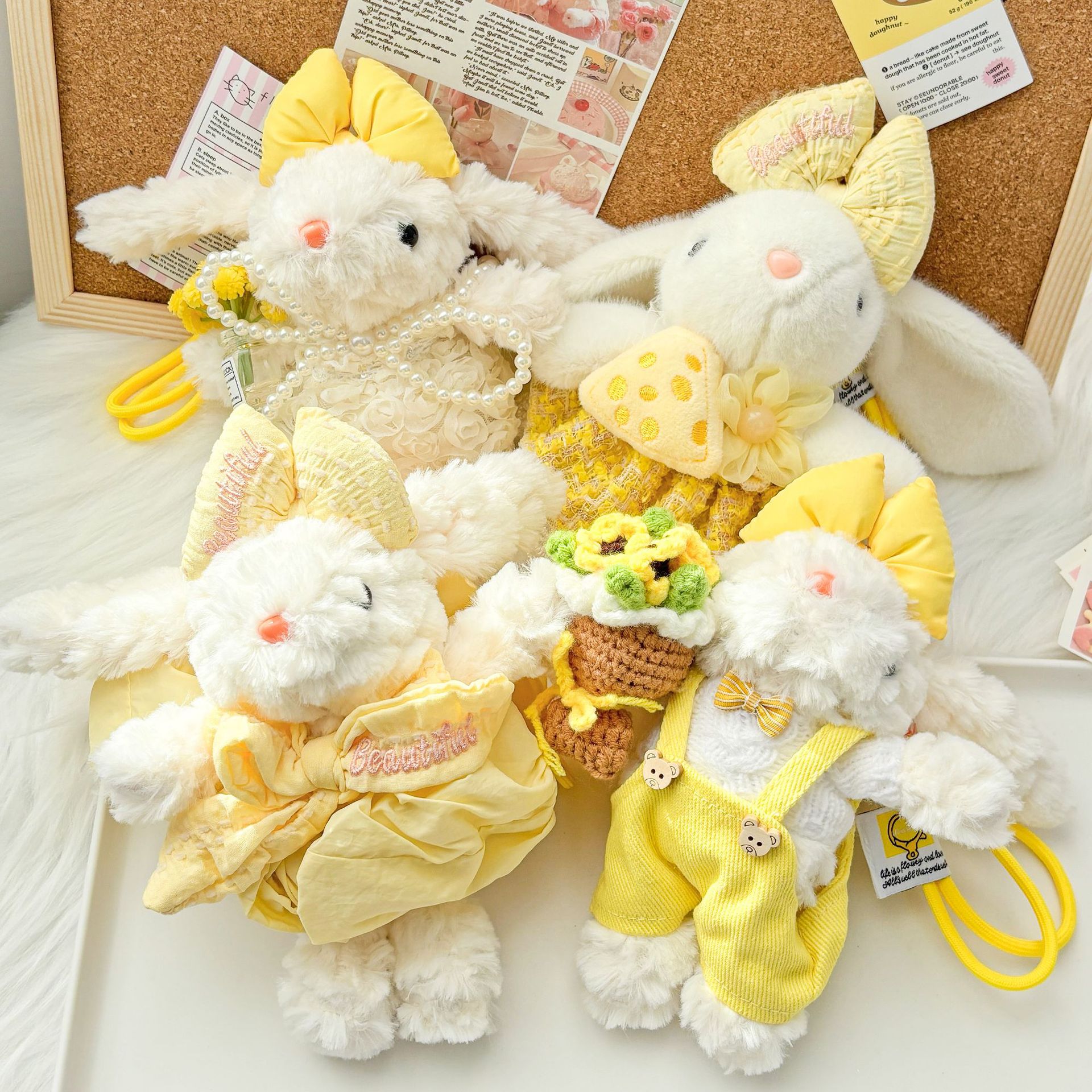 Wholesale of hanging ear rabbit plush pendants, the same style of Xiaohongshu plush dolls, creative handmade doll bags, figurines and pendants