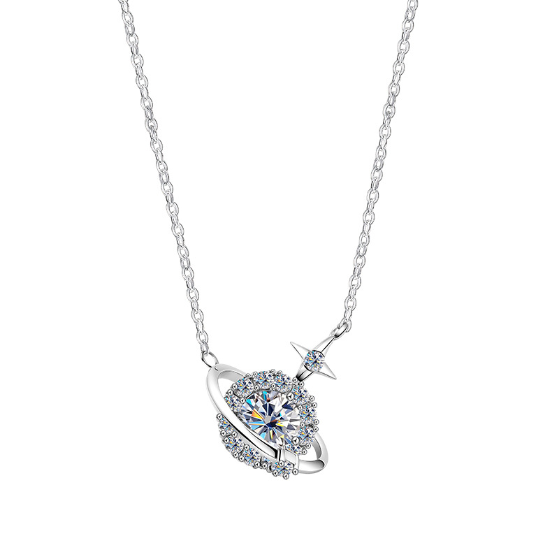 Zhuoheng Select S925 Silver Necklace, Dreamy And Elegant Moissanite Collarbone Chain, Fashionable Accessory, High-End Design Sense Pendant Application Scenario