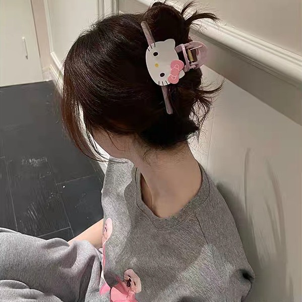 2025 New Kitty cat cute and sweet grabber for women, a niche and high-end look, shark hairpin at the back of the head Application Scenario