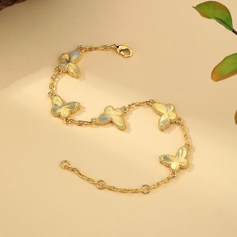 The same style of ancient sand gold five-butterfly bracelet as in the gold store, with a lucky four-leaf clover, exudes a light luxury and timeless charm Specification image