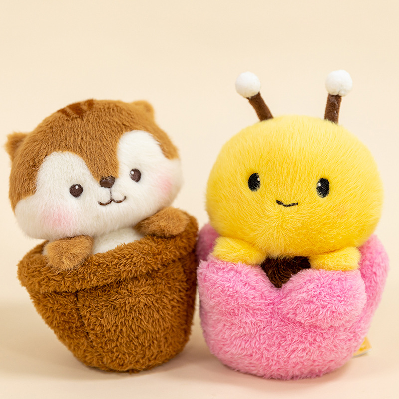 Creative potted plant scented table with dolls, stuffed toys, ornaments, children's room small animal table with plush toys Specification image