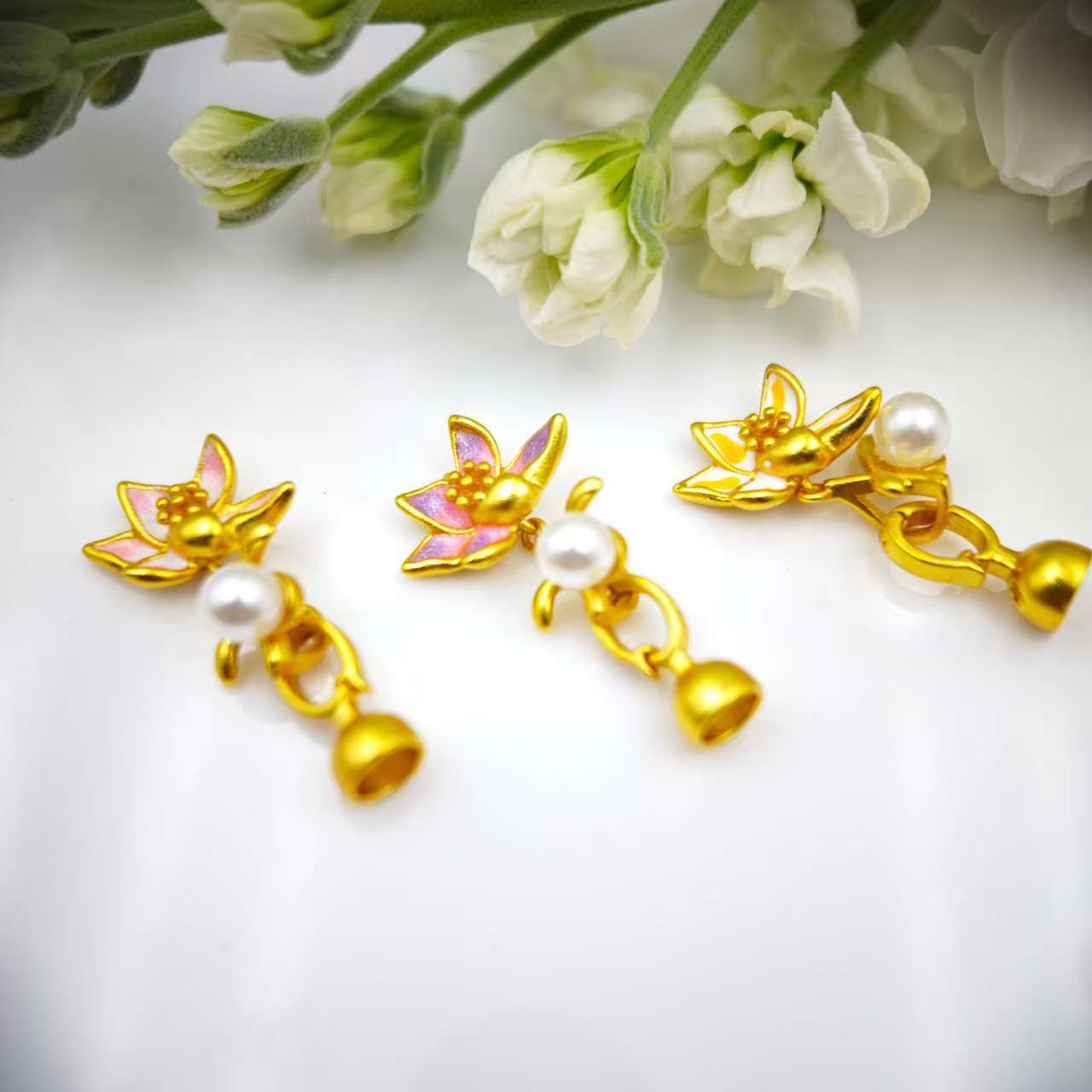 Ancient-style gold pearl necklace buckle, natural pearl oil painting style water lily end buckle, connecting buckle, mother-and-child buckle, sweater chain di