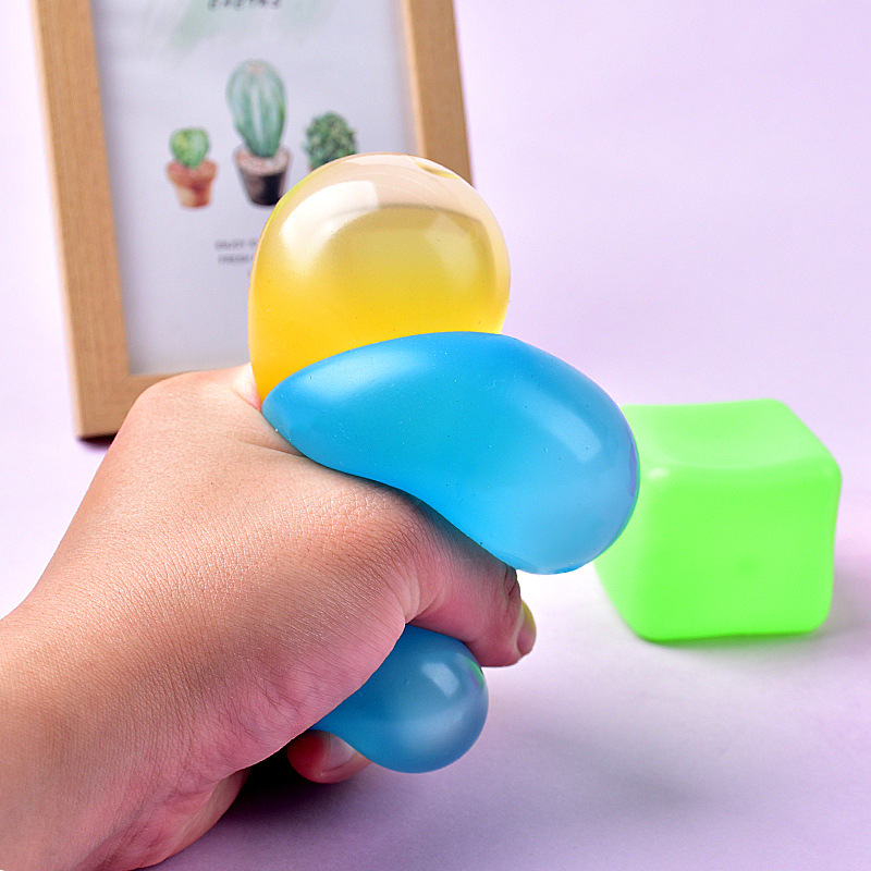 Wholesale of best-selling creative TPR educational wet soft block Tofu Kneading Fun Glow-in-the-dark ice Cube Kneading Fun stress-relieving toys Application Scenario