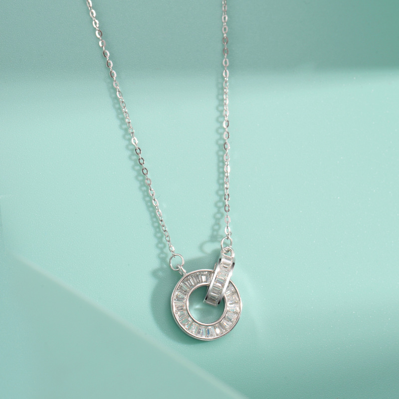 Double-ring necklace for women, retro D-shaped interlocking zircon pendant, trendy and niche sweater chain accessory wholesale Specification image