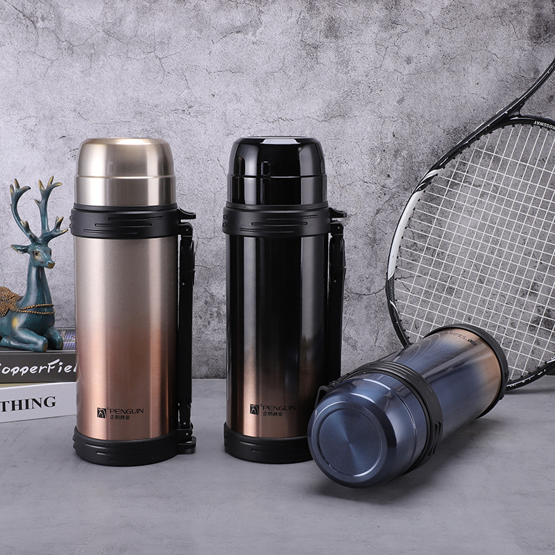 304 stainless steel large-capacity double-layer insulated kettle, outdoor portable vacuum sports kettle, men's and women's mountain climbing travel kettle details Picture