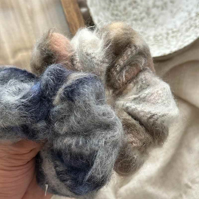 Korean autumn and winter versatile, fluffy large intestine hair band women's headwear, bun hairstyle trendy retro hair rope women's hair accessory details Picture