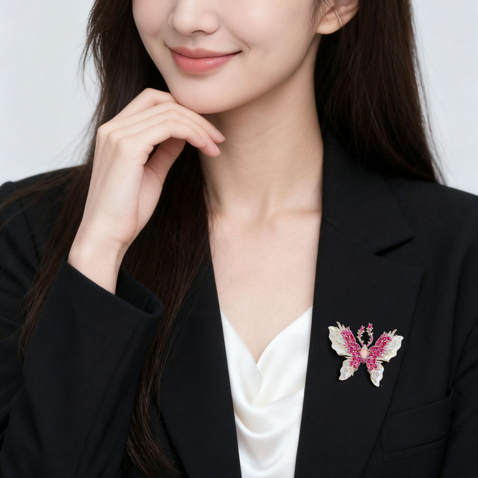 轻奢高级感天然贝母蝴蝶胸针铜合金镶锆石女王贝奢华大气衣饰别针