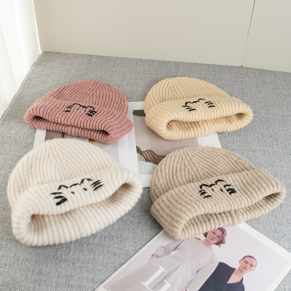 Cross-border customized winter warm woolen hats, cold hats, wool knitted hats, direct sales from cat manufacturers Application Scenario
