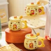 Cute honey bear ceramic cup, large-capacity covered spoon mug, high appearance level water cup, birthday gift and souvenir Specification image