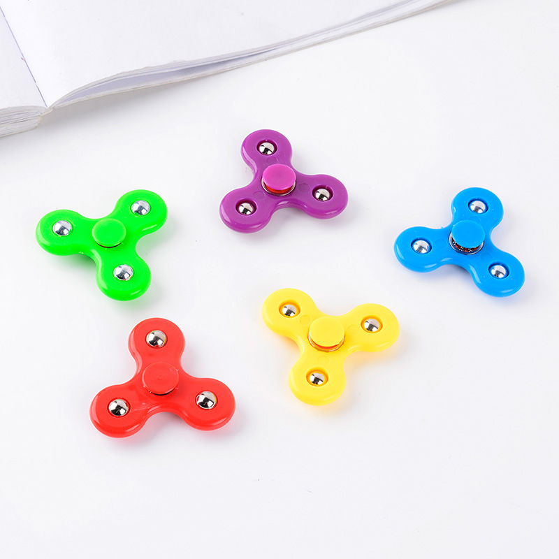 陀螺/夜光陀螺/闪光音乐陀螺/木质小陀螺/音乐陀螺白底实物图