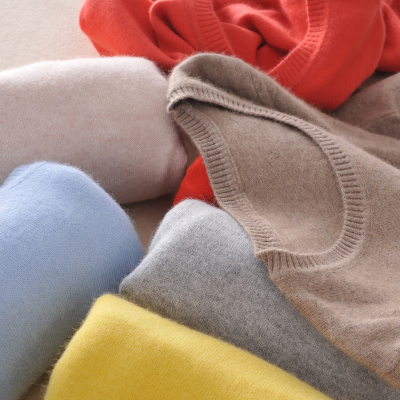 Autumn 2025 Women's Wear: Spring and Autumn sweaters, women's knitted sweaters, winter round-neck slimming sweaters, short pullover base layer details Picture