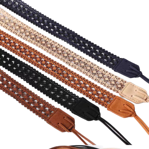 وتنسج الفساتين من حزامها باليد، وتنسج ثيابها بالألبسة التي تملئ بحبال الخصر Item Picture