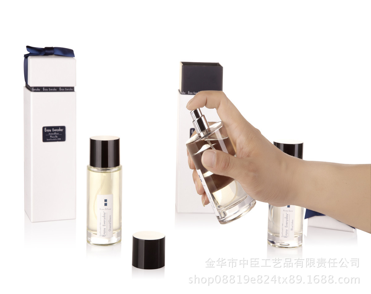 Aromatherapy spray air freshener, household handheld portable spray perfume, long-lasting light fragrance, car odor removal