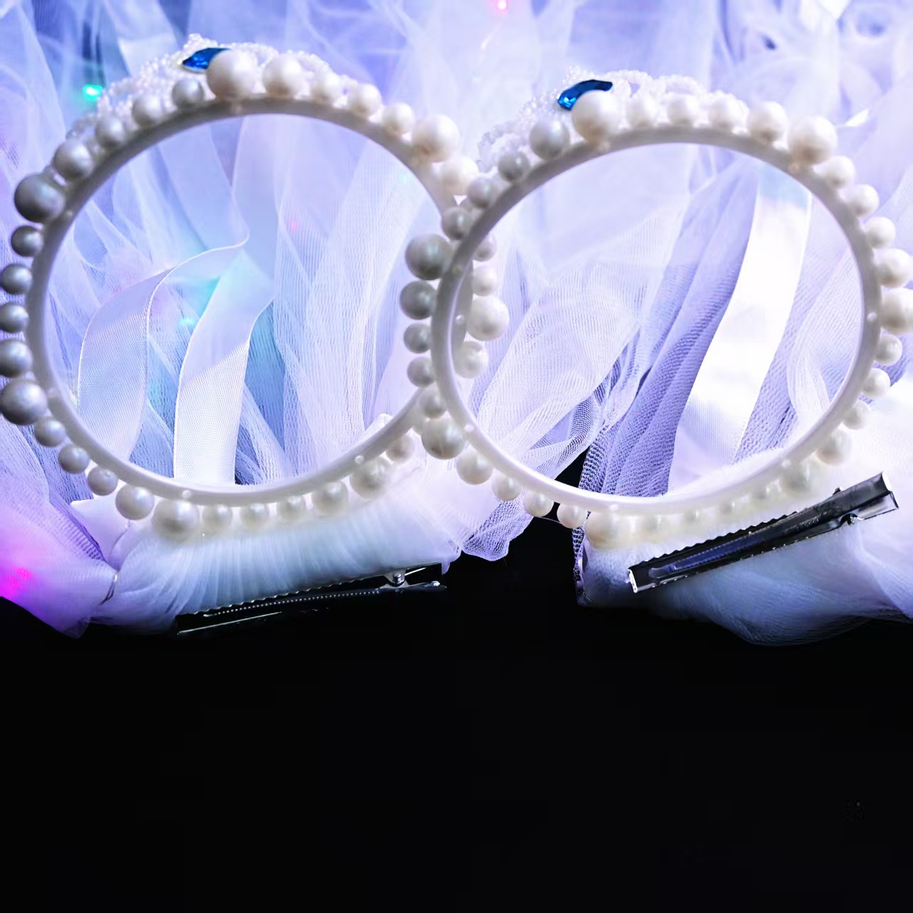 The girl's crown, blue crown, amusement park hair accessory, ice princess, glowing tassels, pearl veil, and night market are selling like hotcakes Application Scenario