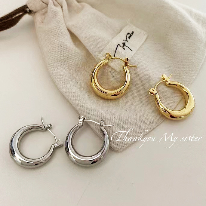 European and American cross-border metal classic retro earrings on Instagram, cold and niche, high-end earrings for ladies, wholesale for women details Picture