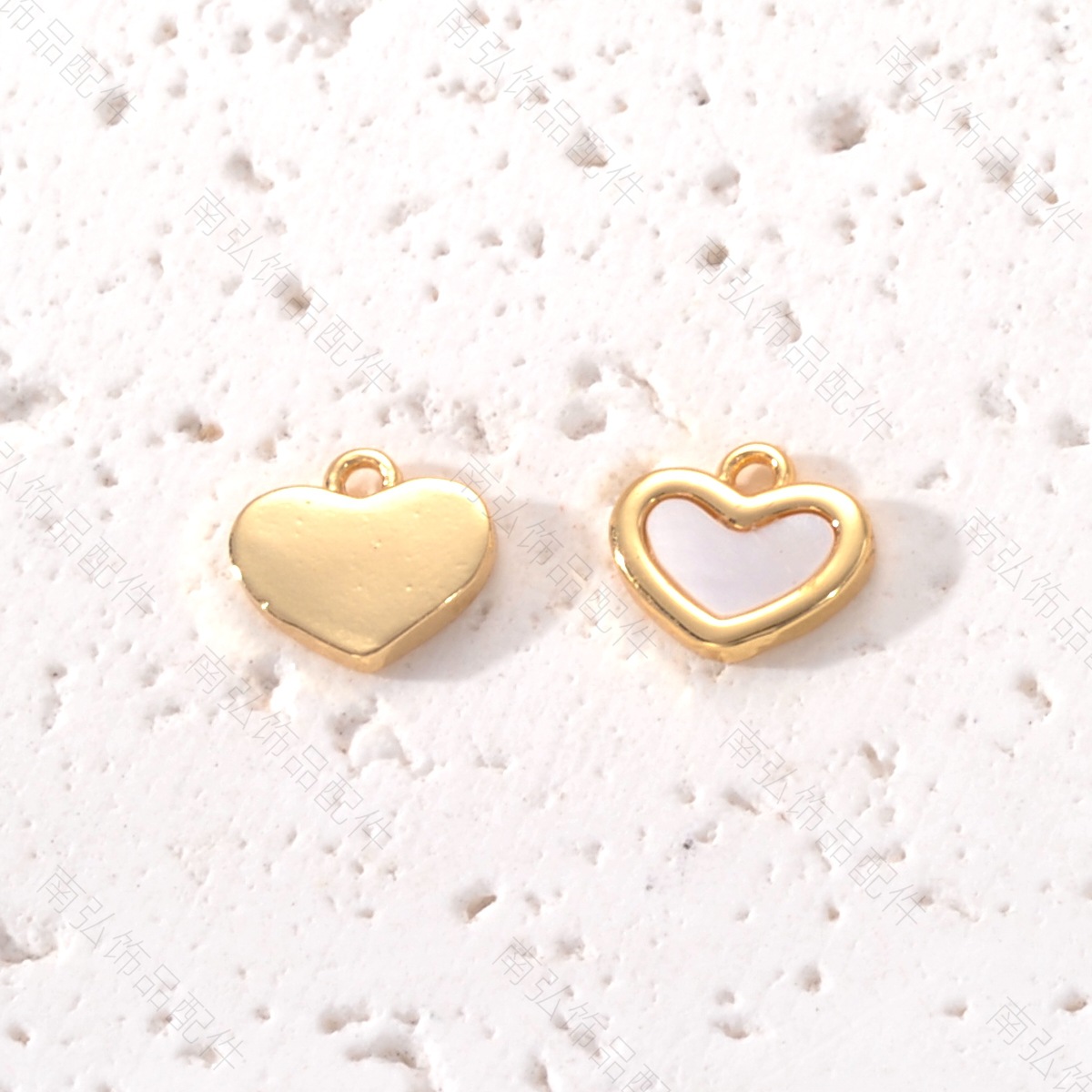 Pearl necklace pendant, color-preserving copper plated with 18k gold and set with white shell heart tag, high-end DIY jewelry accessory Application Scenario