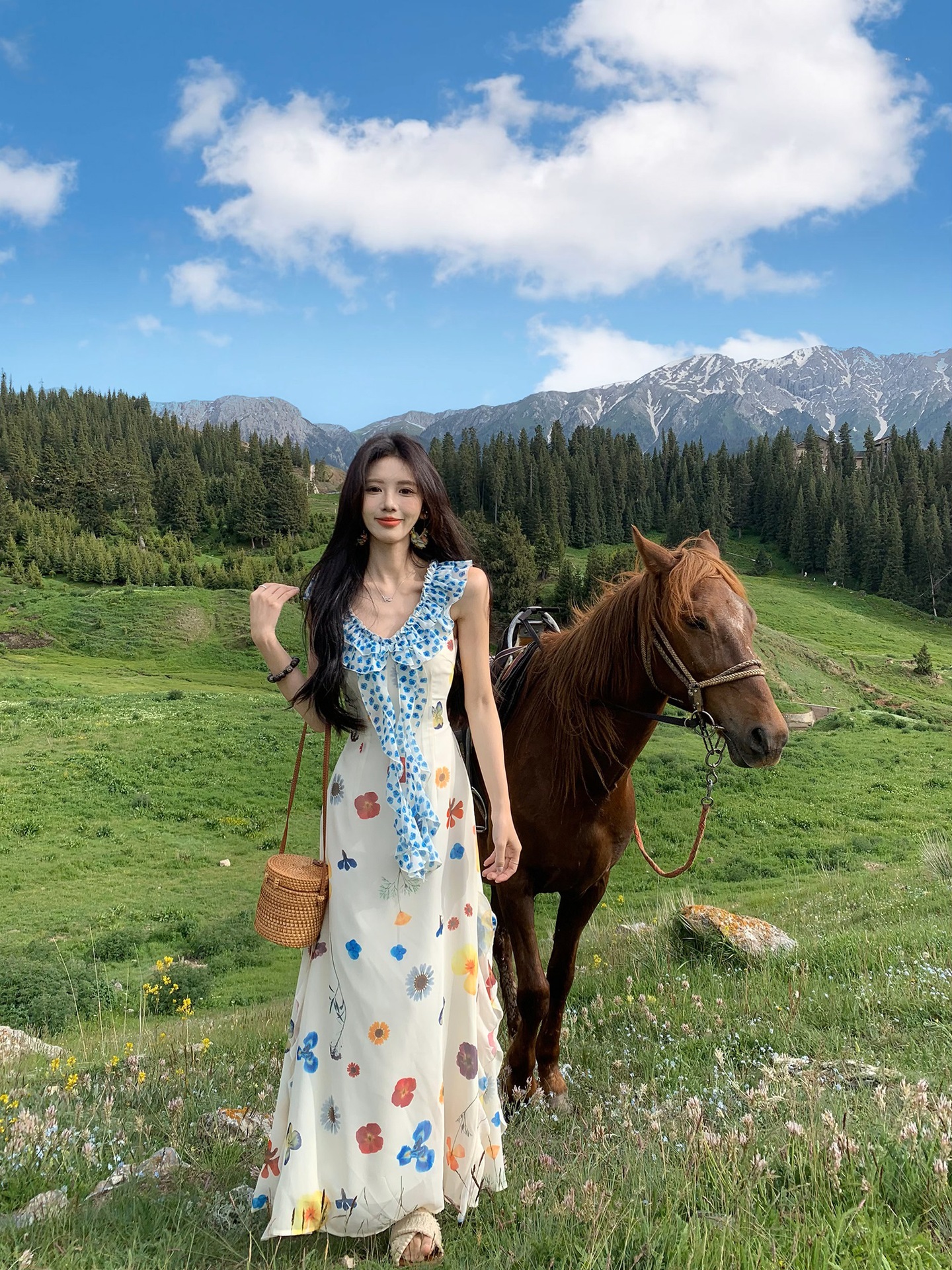 海边度假穿搭法式吊带碎花连衣裙子女夏季2025新款巨好看小众