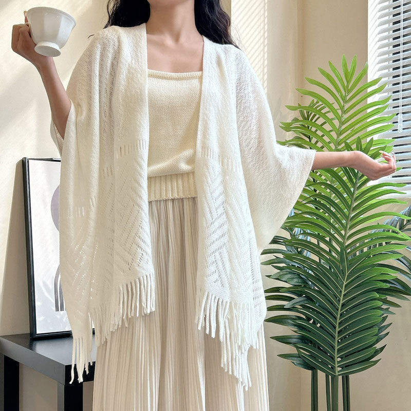 One-piece consignment for air-conditioned rooms in 2025, thin office summer shawl, women's hollowed-out autumn and winter fashion outerwear, cheongsam, white cape style, street stall wholesale