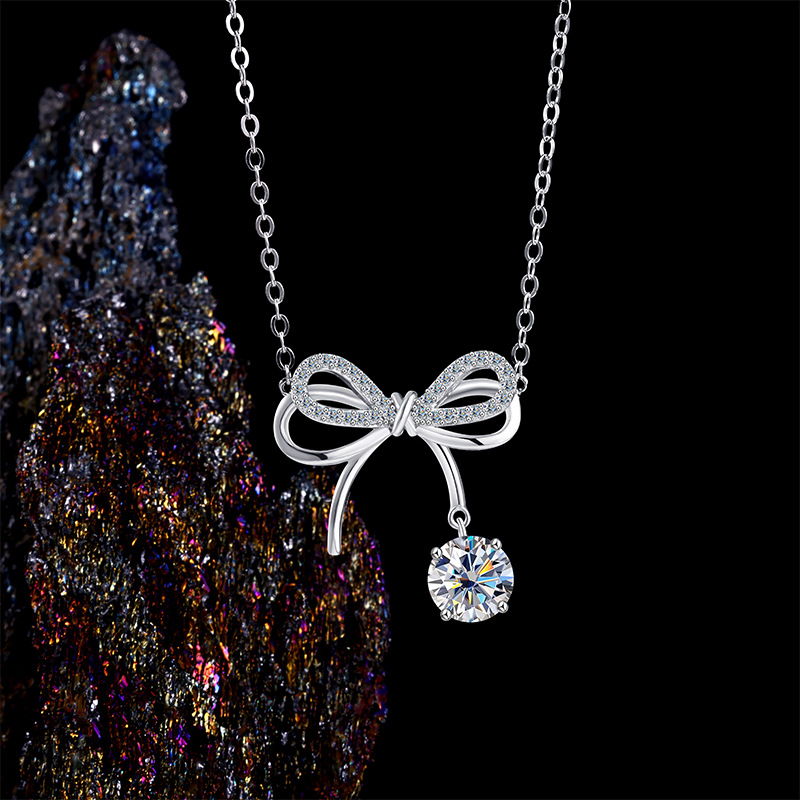 Zhuoheng Selects A Niche Design Of Pure Silver Bow Mosan Pendant Necklace, Which Is Versatile For Women's Ins Style, Fresh And High-End Collarbone Chain