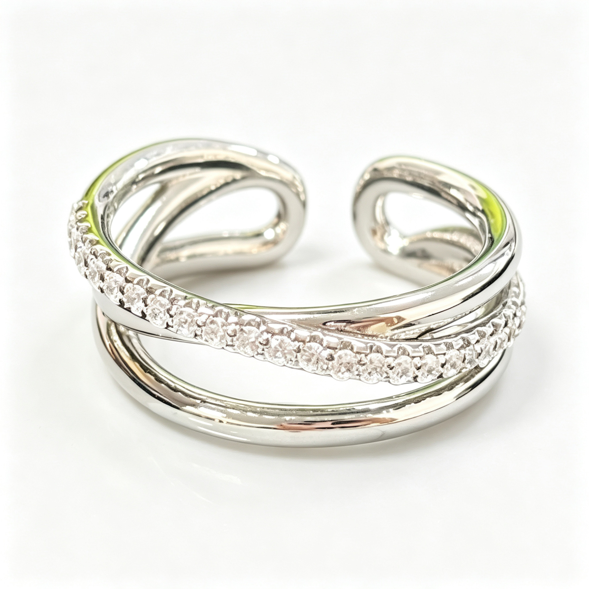 European and American three-ring, diamond-encrusted open ring, layer-worn plain ring, a niche and high-end cross-border accessory, Amazon Ring Application Scenario