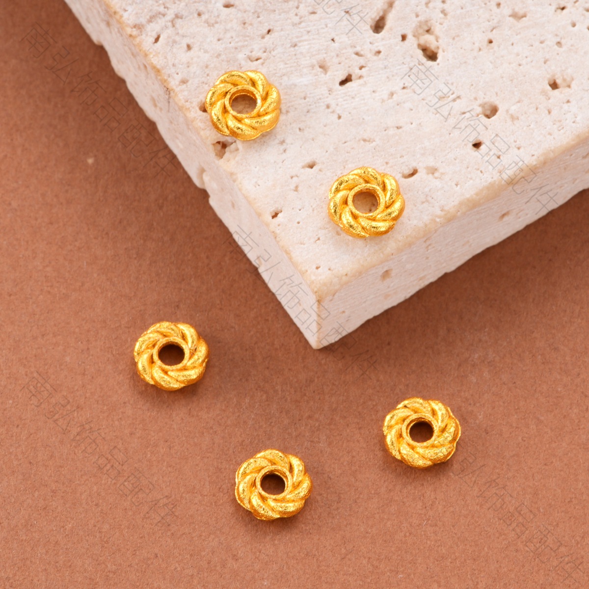 Ancient-style Vietnamese sand gold color preservation wreath, interlaced linen wreath, high-end bracelet, necklace, DIY jewelry accessories Application Scenario